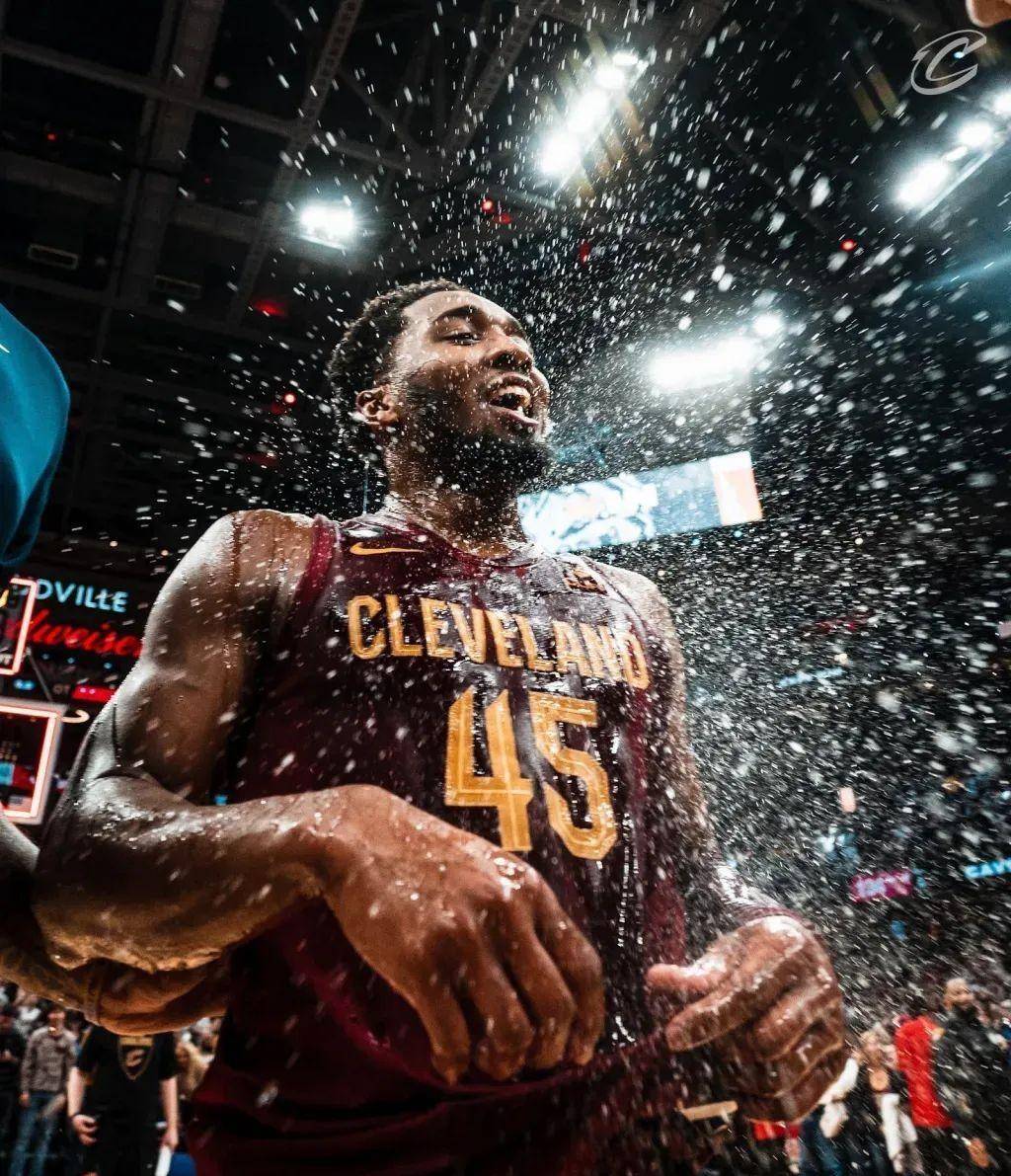 米切尔陷入低谷，西亚卡姆连败，迎来胜利球队命运悬念！-熊猫体育官方网站